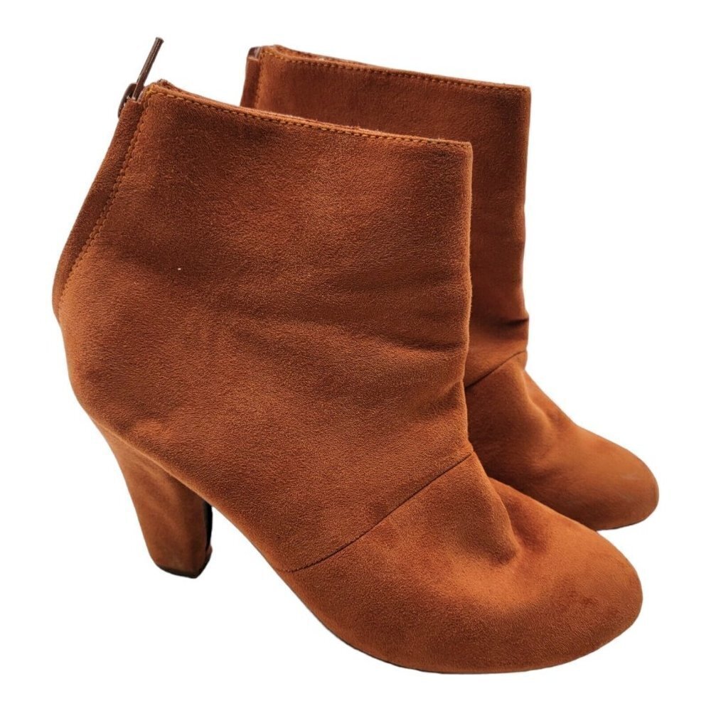 Boston Design Studio Women's Fawn Faux Suede  Zip Bootie Sz. 6M